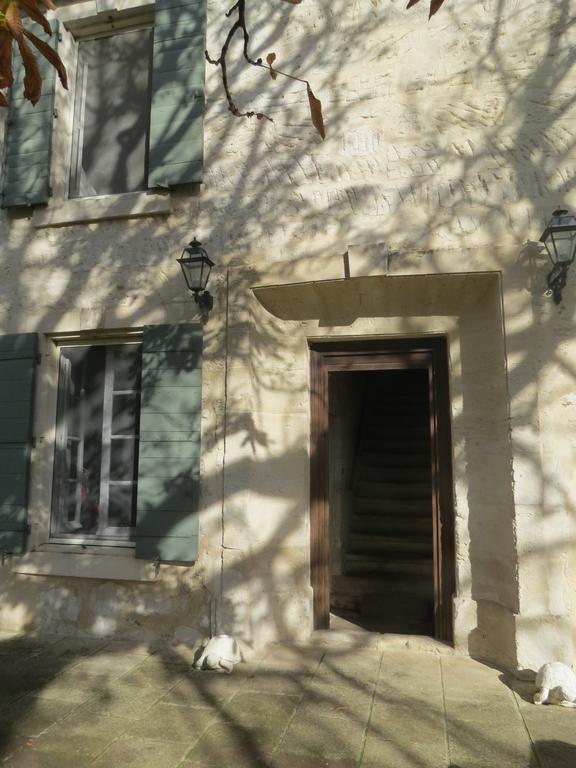 B&B Mas Les Lecques Beaucaire  Exterior photo